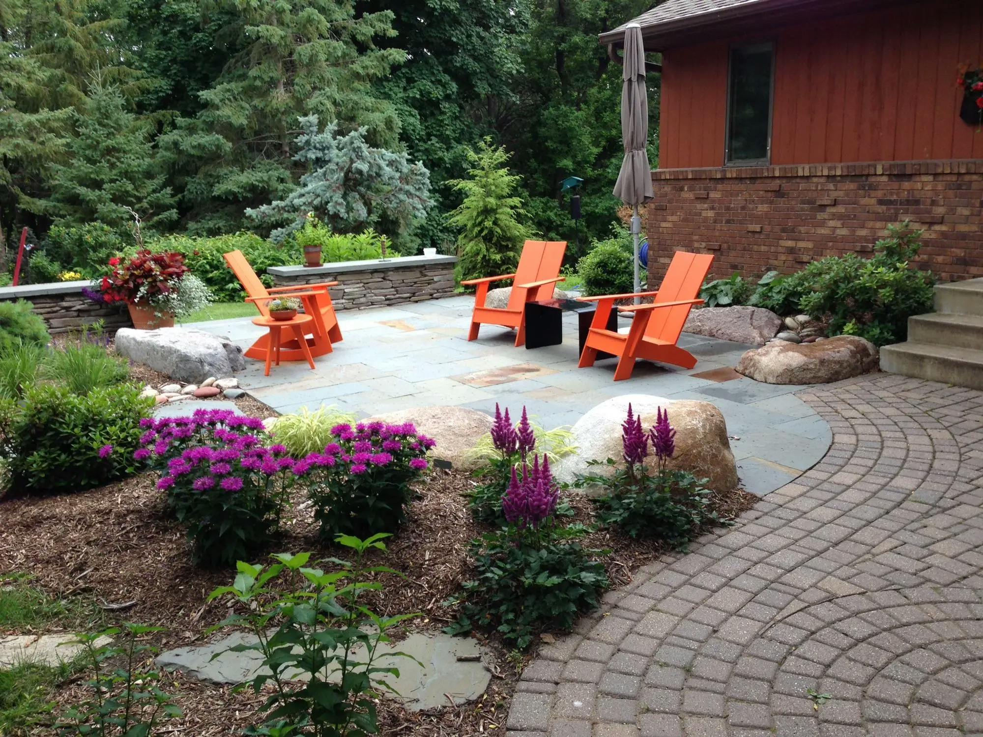 Landscaping around a patio setting